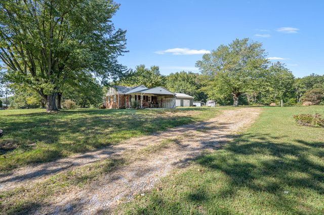 700 Hollow Springs Rd, Woodbury, TN 37190