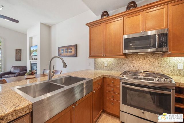 1015 S Villorrio Drive, Palm Springs, CA 92262