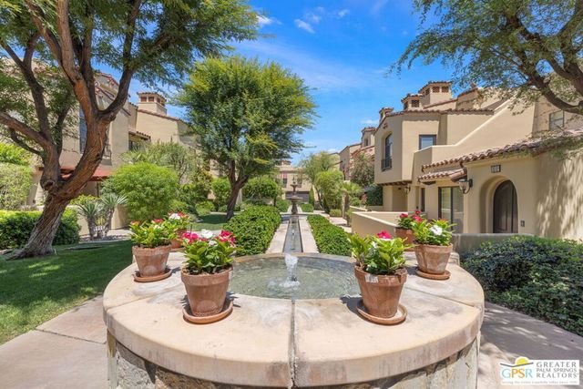1015 S Villorrio Drive, Palm Springs, CA 92262