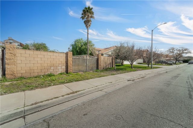 36418 Ramona, Palmdale, CA 93550