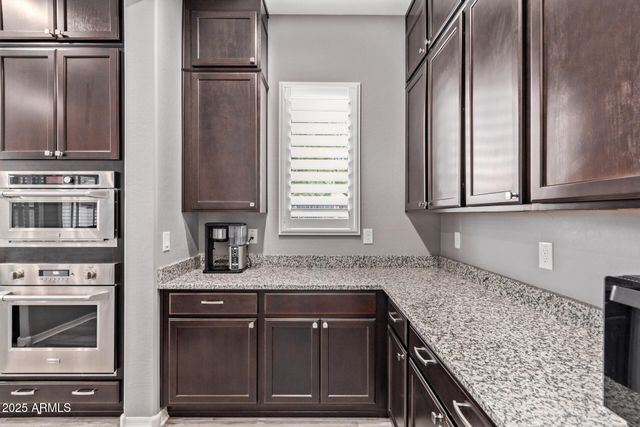 1076 E KENSINGTON Road, Gilbert, AZ 85297