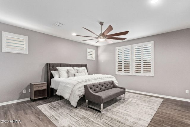 1076 E KENSINGTON Road, Gilbert, AZ 85297