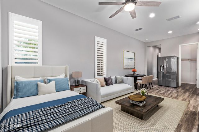 1076 E KENSINGTON Road, Gilbert, AZ 85297