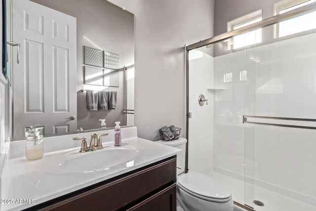 1076 E KENSINGTON Road, Gilbert, AZ 85297