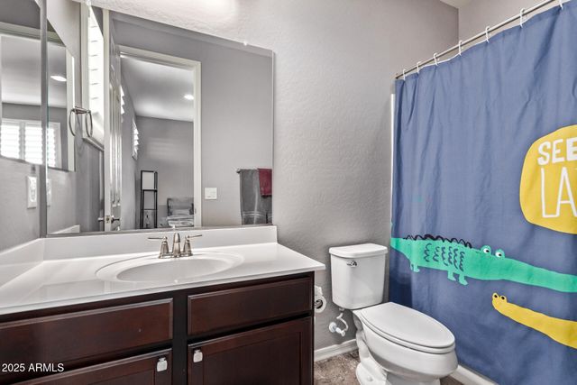 1076 E KENSINGTON Road, Gilbert, AZ 85297