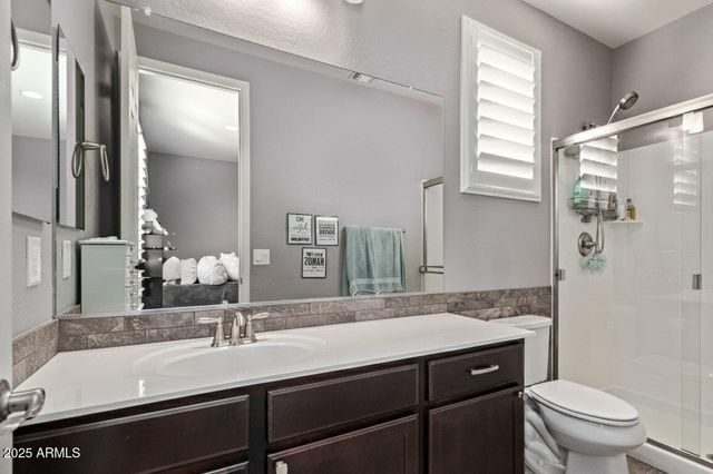 1076 E KENSINGTON Road, Gilbert, AZ 85297