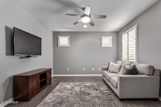 1076 E KENSINGTON Road, Gilbert, AZ 85297