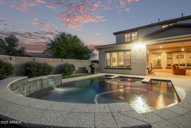 1076 E KENSINGTON Road, Gilbert, AZ 85297