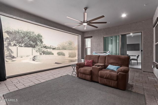 1076 E KENSINGTON Road, Gilbert, AZ 85297