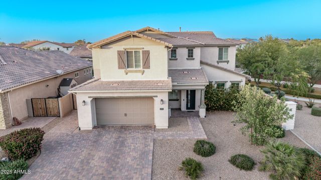 1076 E KENSINGTON Road, Gilbert, AZ 85297