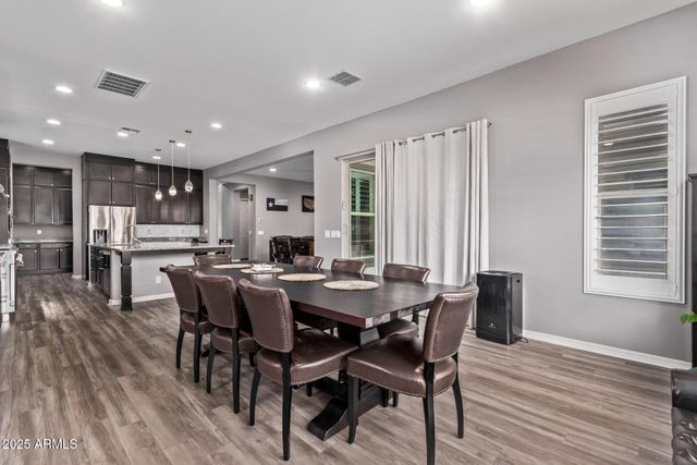 1076 E KENSINGTON Road, Gilbert, AZ 85297