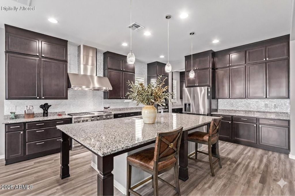 Image 2 of property listing at 1076 E KENSINGTON Road, Gilbert, AZ 85297