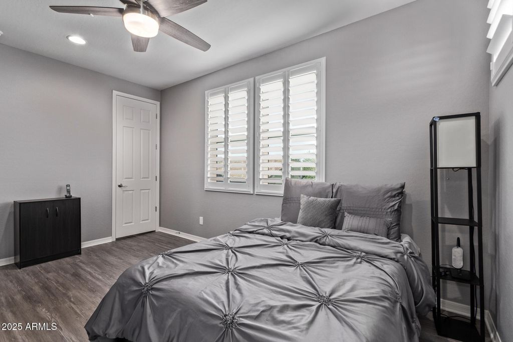 Image 20 of property listing at 1076 E KENSINGTON Road, Gilbert, AZ 85297