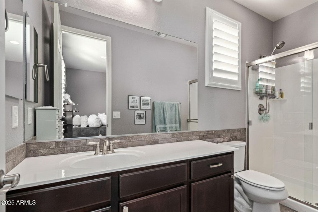 Image 25 of property listing at 1076 E KENSINGTON Road, Gilbert, AZ 85297