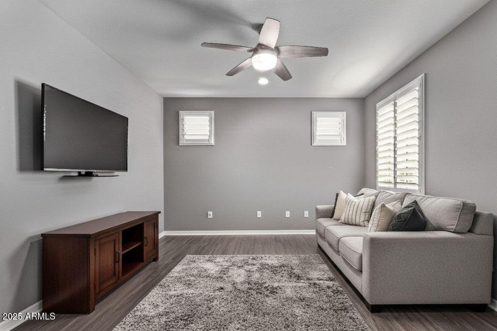 Image 26 of property listing at 1076 E KENSINGTON Road, Gilbert, AZ 85297