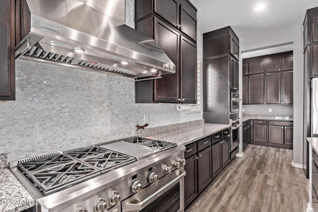 Image 3 of property listing at 1076 E KENSINGTON Road, Gilbert, AZ 85297