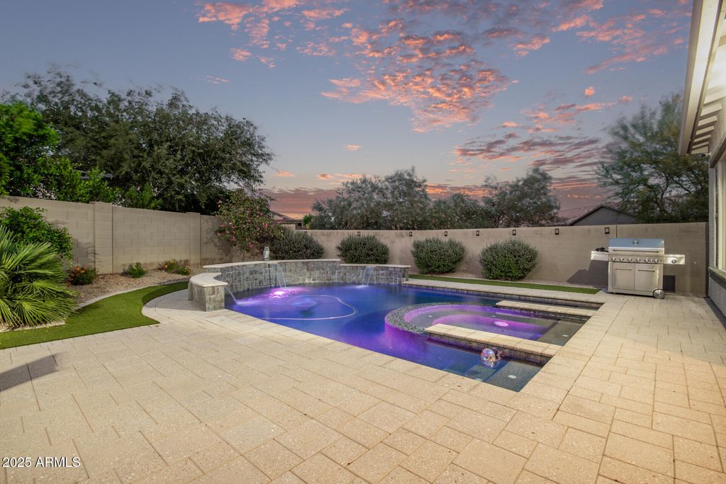 Image 33 of property listing at 1076 E KENSINGTON Road, Gilbert, AZ 85297