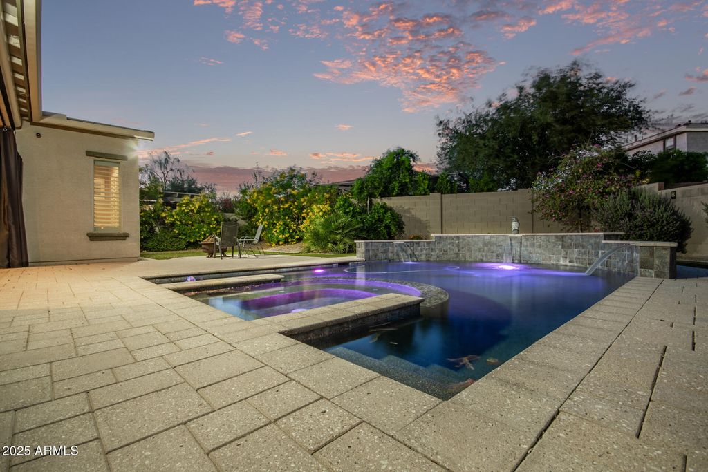 Image 37 of property listing at 1076 E KENSINGTON Road, Gilbert, AZ 85297