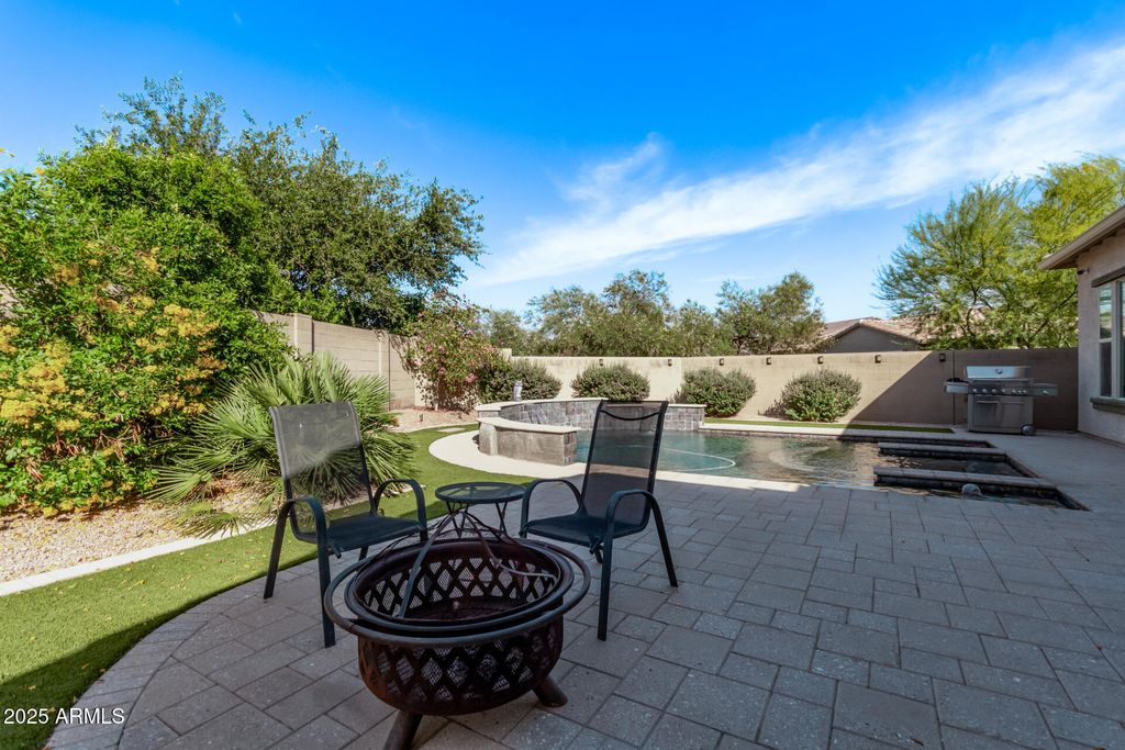 Image 42 of property listing at 1076 E KENSINGTON Road, Gilbert, AZ 85297