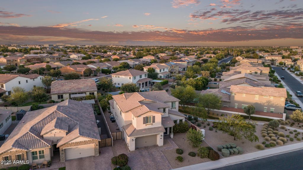 Image 46 of property listing at 1076 E KENSINGTON Road, Gilbert, AZ 85297