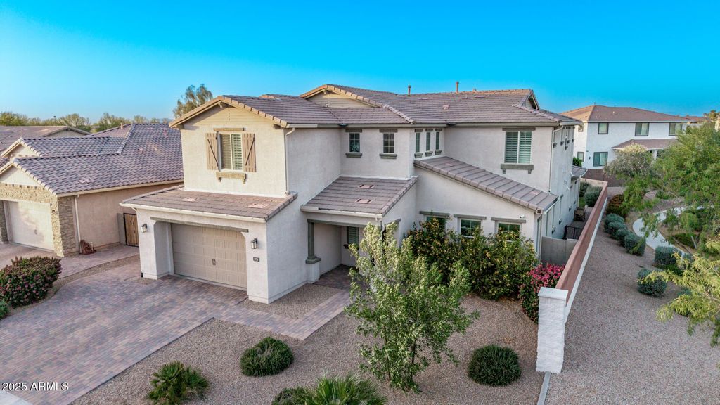 Image 47 of property listing at 1076 E KENSINGTON Road, Gilbert, AZ 85297