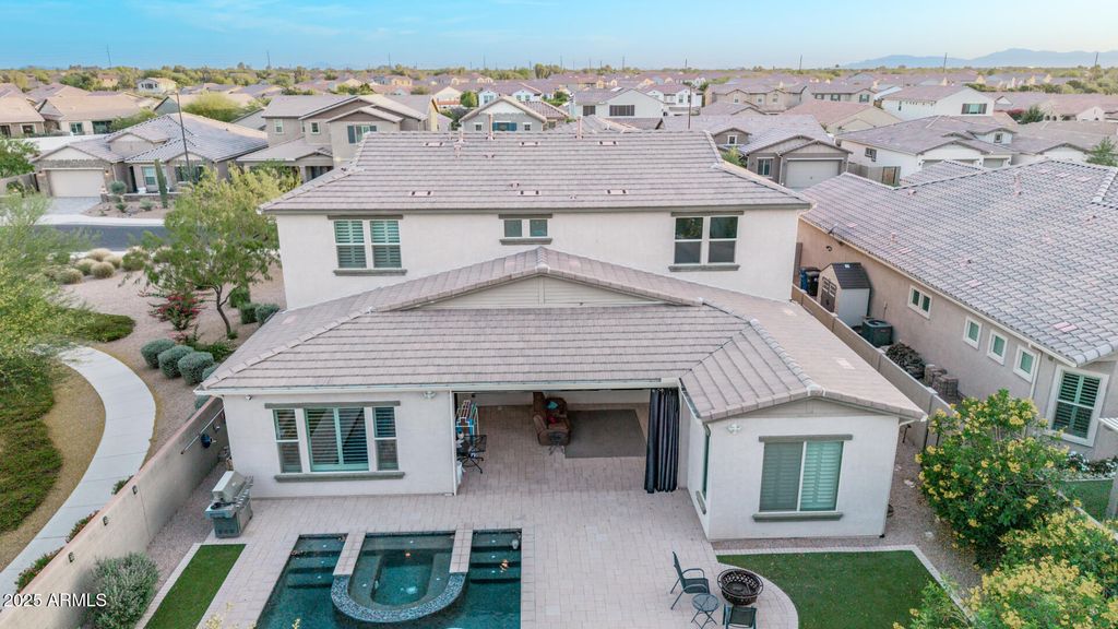 Image 50 of property listing at 1076 E KENSINGTON Road, Gilbert, AZ 85297