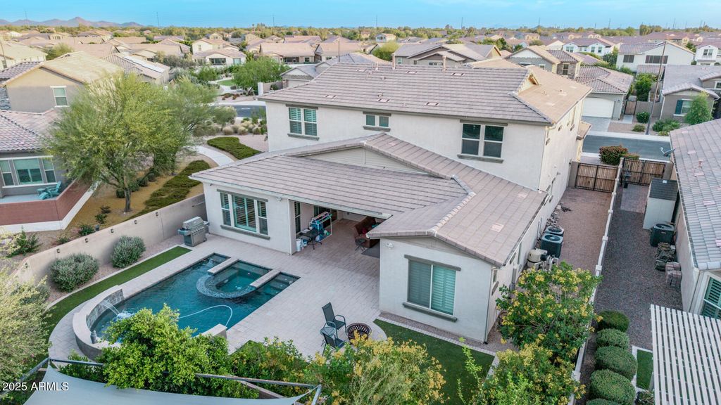 Image 51 of property listing at 1076 E KENSINGTON Road, Gilbert, AZ 85297