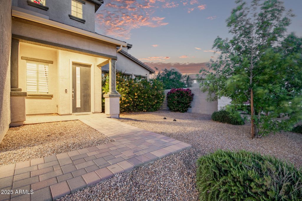 Image 54 of property listing at 1076 E KENSINGTON Road, Gilbert, AZ 85297