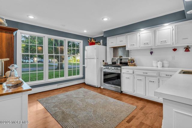 7 Heather Lane, Middletown, NJ 07748