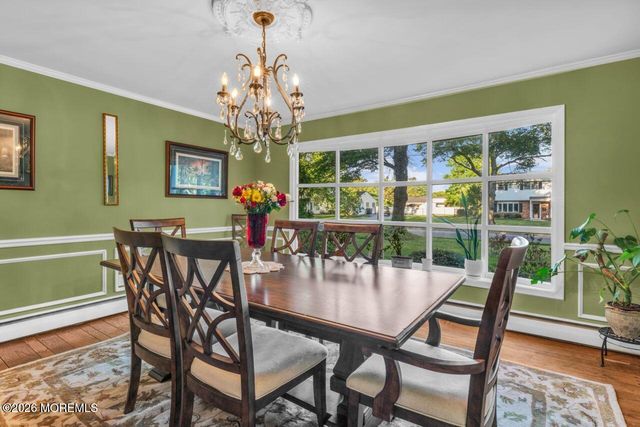 7 Heather Lane, Middletown, NJ 07748