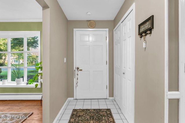 7 Heather Lane, Middletown, NJ 07748