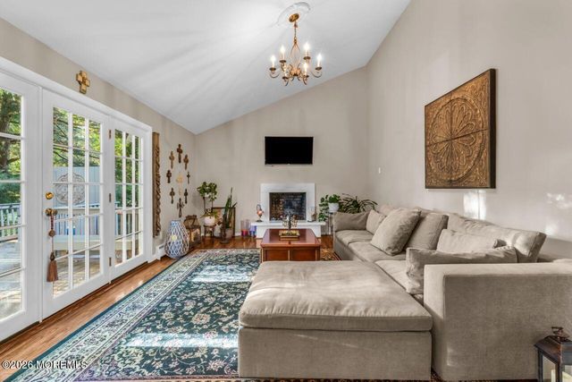 7 Heather Lane, Middletown, NJ 07748