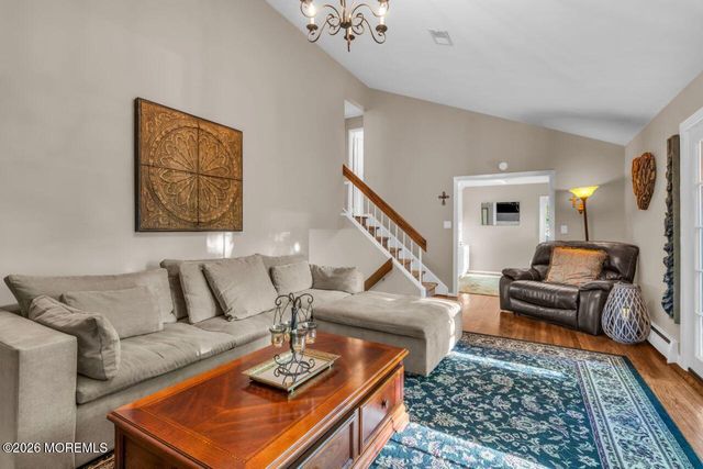 7 Heather Lane, Middletown, NJ 07748