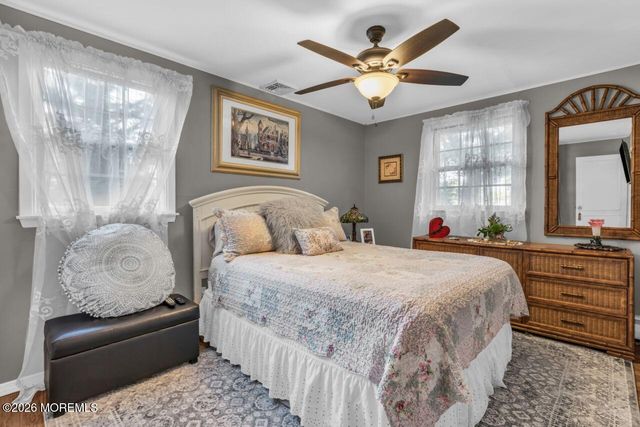 7 Heather Lane, Middletown, NJ 07748