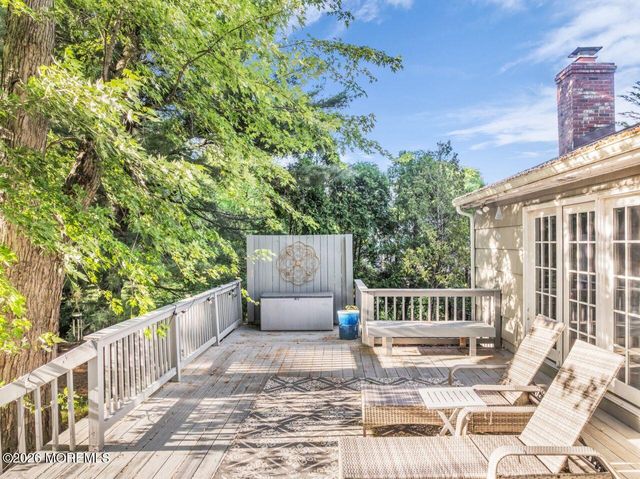 7 Heather Lane, Middletown, NJ 07748