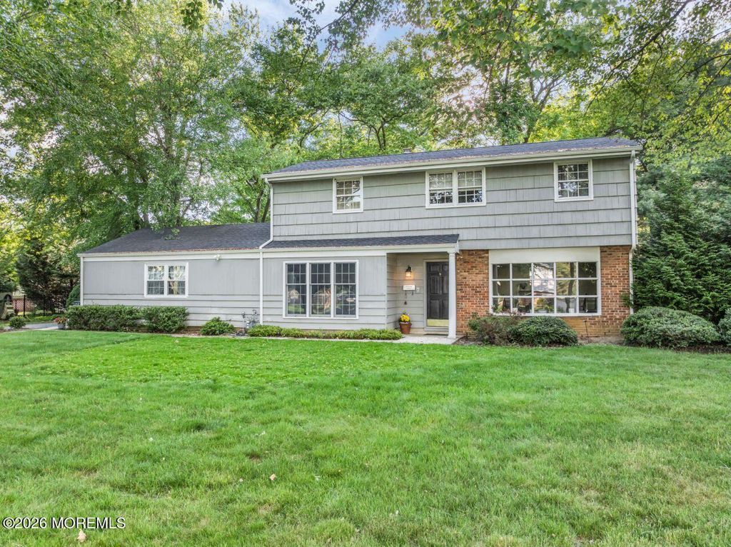 7 Heather Lane, Middletown, NJ 07748