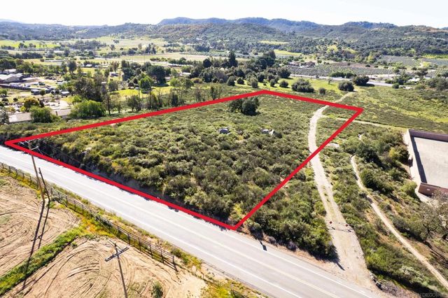 2 Vesper Rd, Valley Center, CA 92082