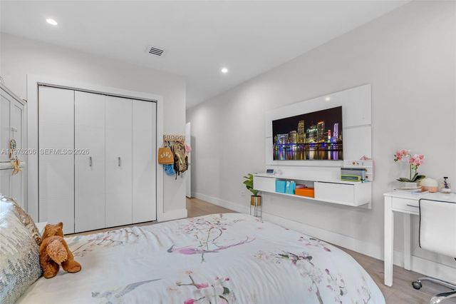 6235 Alton Rd, Miami Beach, FL 33140