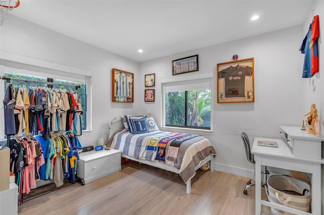 6235 Alton Rd, Miami Beach, FL 33140