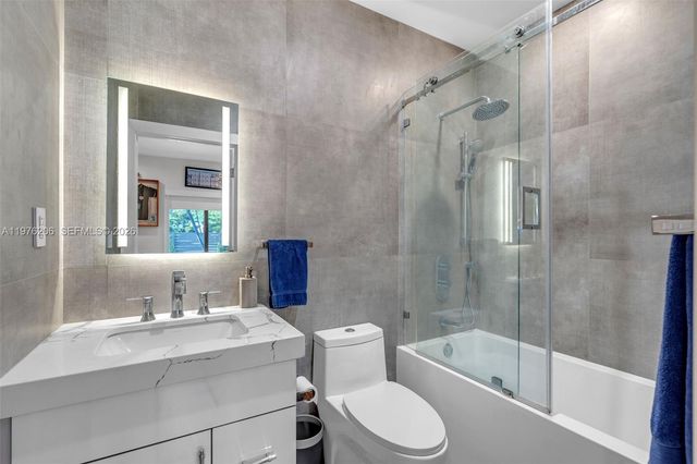 6235 Alton Rd, Miami Beach, FL 33140