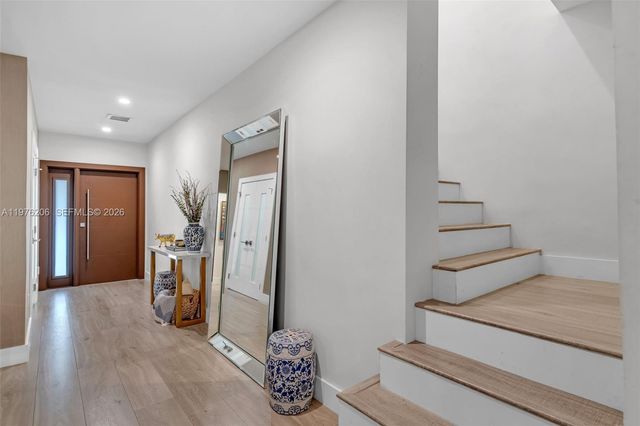 6235 Alton Rd, Miami Beach, FL 33140