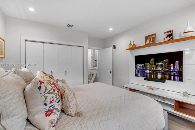 6235 Alton Rd, Miami Beach, FL 33140