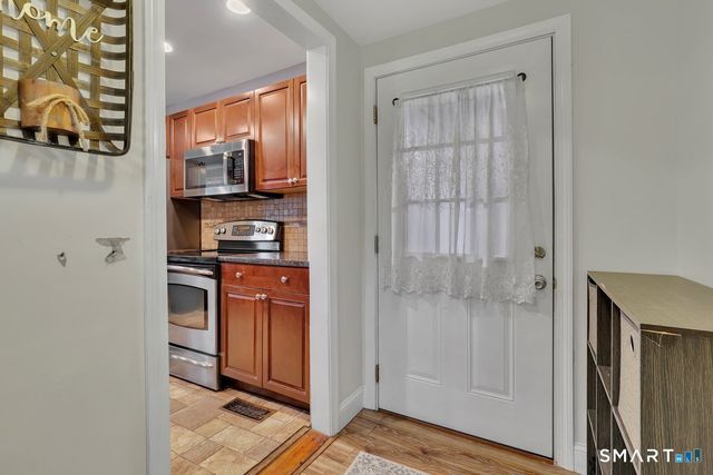 25 Pine Tree Lane, South Windsor, CT 06074