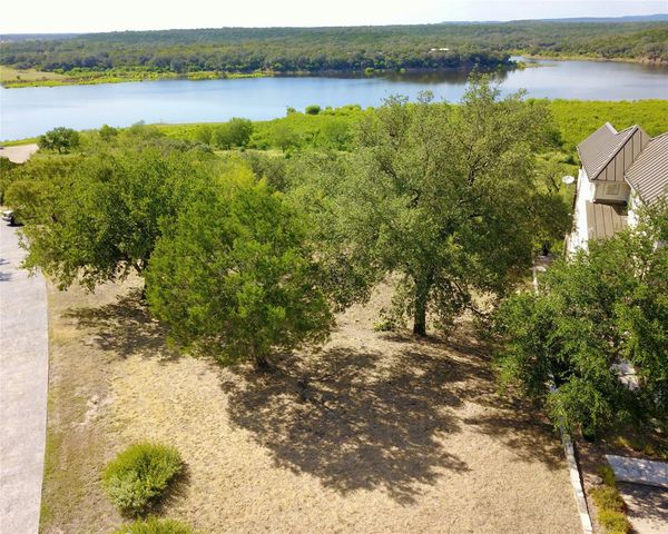 637 Wesley Ridge DR, Spicewood, TX 78669