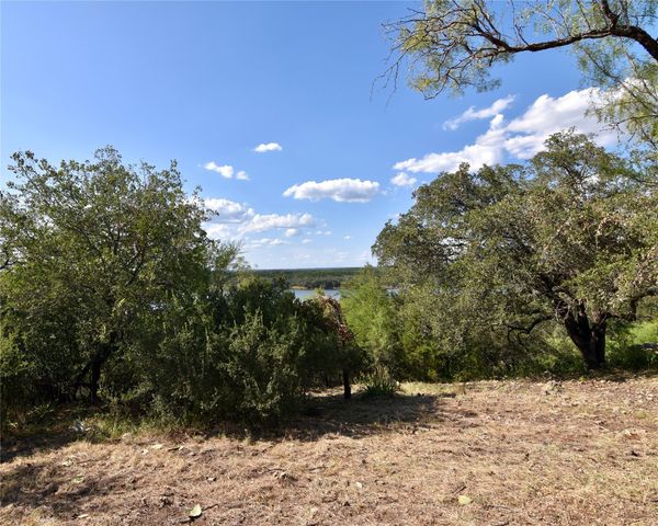 637 Wesley Ridge DR, Spicewood, TX 78669