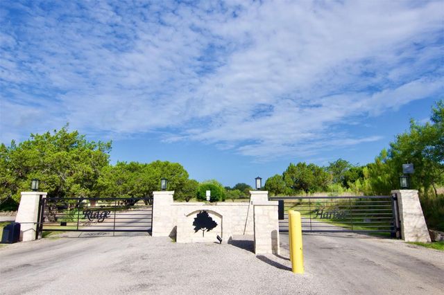 637 Wesley Ridge DR, Spicewood, TX 78669