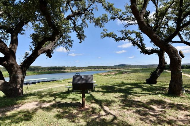 637 Wesley Ridge DR, Spicewood, TX 78669