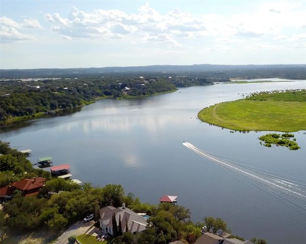 637 Wesley Ridge DR, Spicewood, TX 78669
