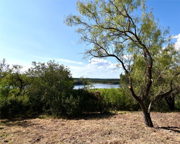 637 Wesley Ridge DR, Spicewood, TX 78669