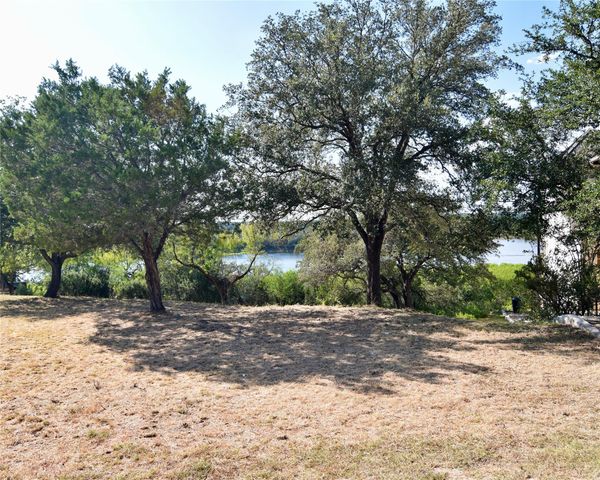 637 Wesley Ridge DR, Spicewood, TX 78669